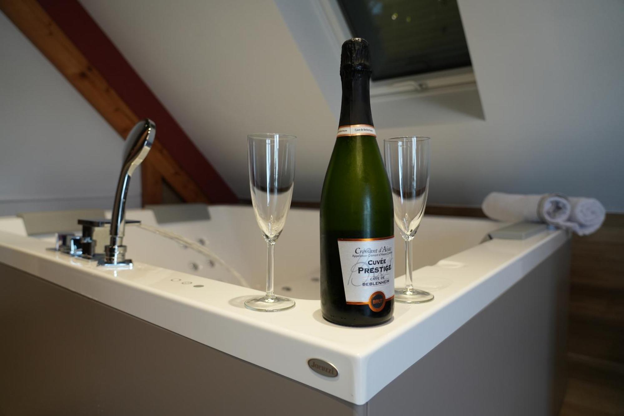 Gite Spa L'Atelier Emile - Spa Privatif - 5 Min Colmar Sainte-Croix-en-Plaine Exterior photo
